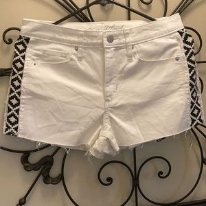 Southwest White and Black Shorts Size 6